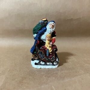 Pipka | Starlight Santa Handcrafted Father Christmas Figurine Mini Collection